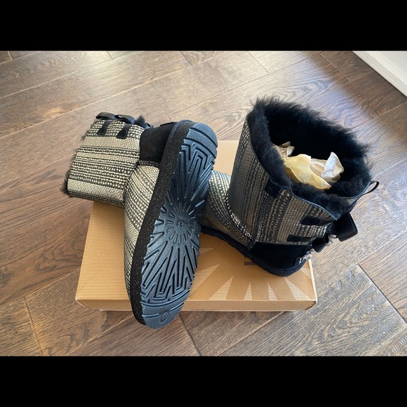 $$SOLD$$ UGG boots Bailey Bow Bling - Picture 4 of 5